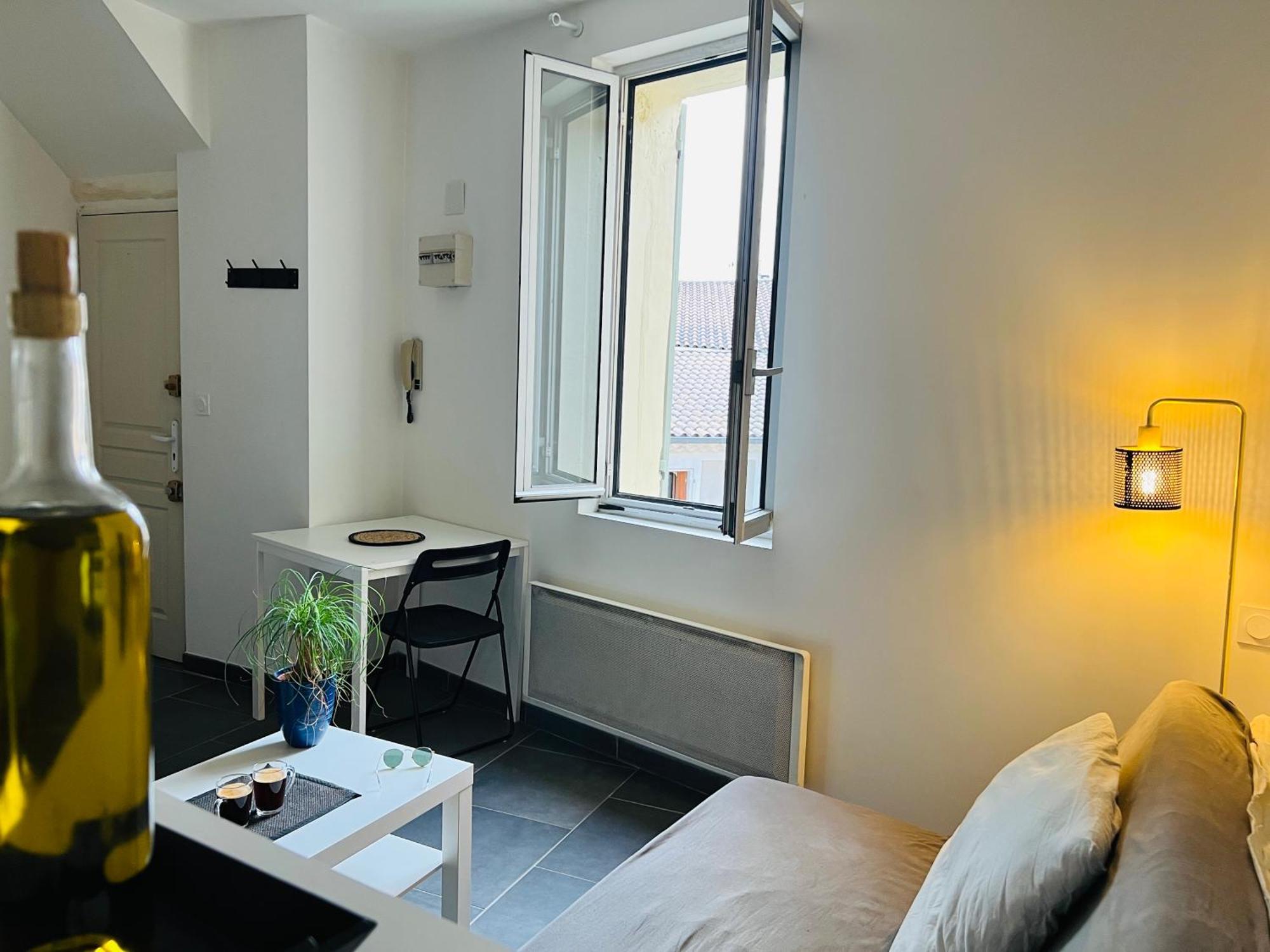Cosy Studio Hyper Centre Avec Kitchenette & Climatisation Carpentras Buitenkant foto